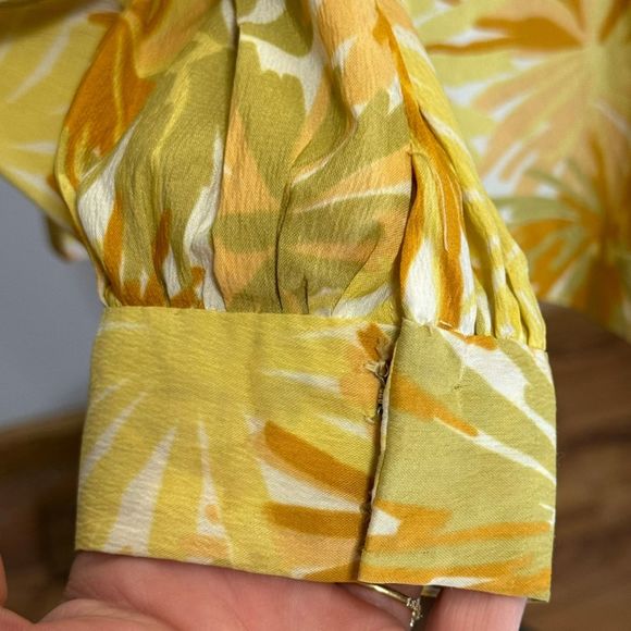 70s Retro/Vintage Floral Blouse - M/L - Yellow and Orange - Picture 8 of 9